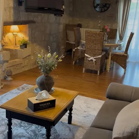 Апартаменты Du Soleil Saint-Maurin